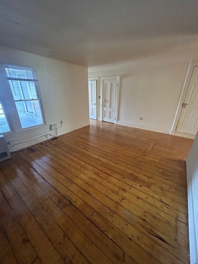 Building Photo - 149 N Union St