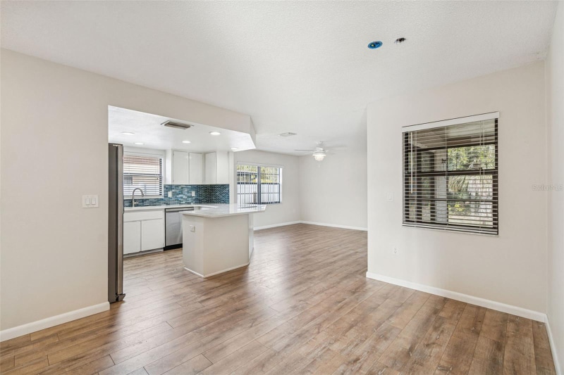 Building Photo - 2907 Narcissus Dr