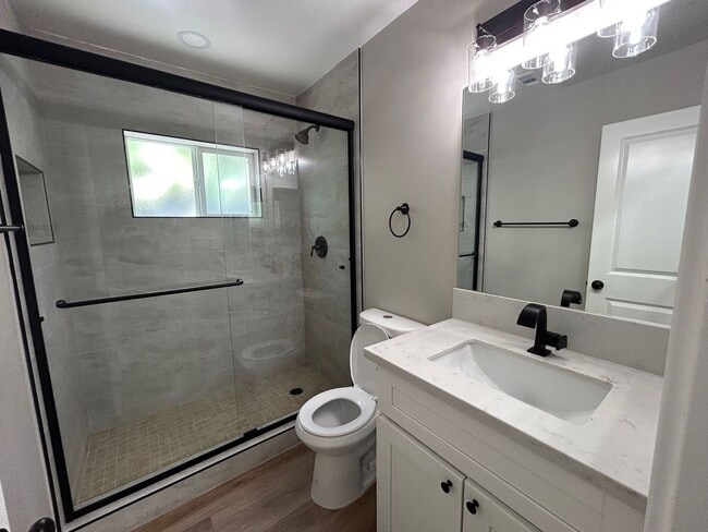 Building Photo - 5 Rooms (4BR + Den)