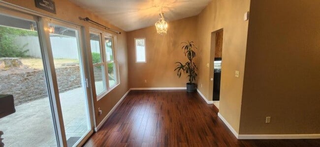 Building Photo - 3 bedroom in Kirkland WA 98033