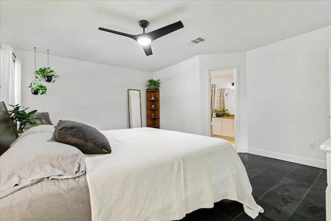 Building Photo - 2506 Jenibeth Ln