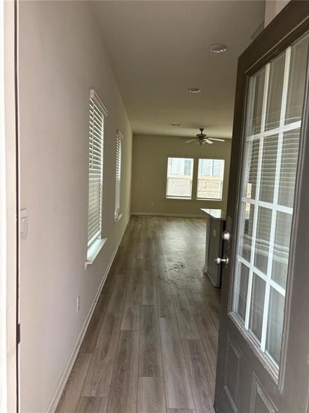 Building Photo - 1472 Villageside Ct
