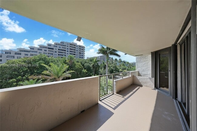 Building Photo - 161 Crandon Blvd