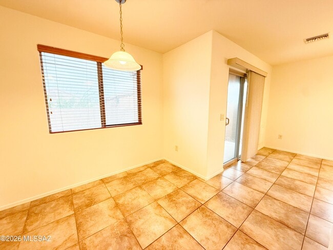Building Photo - 4689 W Cepa Ln