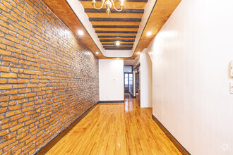 Building Photo - 399 Linden St