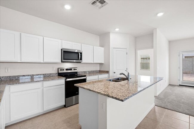 Building Photo - Beautiful 4 Bedroom Just off the 202!