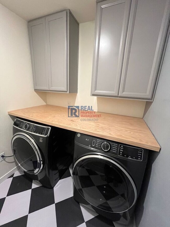 Building Photo - 2909 Comet St