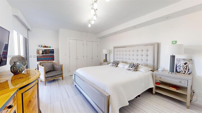 Building Photo - 19667 Turnberry Way