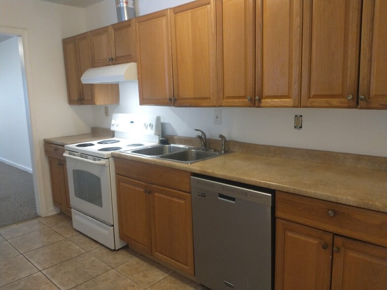 Building Photo - 8802 Morrison Rd