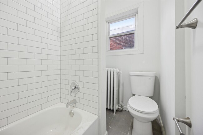 Building Photo - 3833 Pennsgrove St