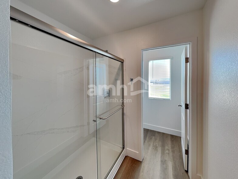 Building Photo - 10116 Cv Mountain St