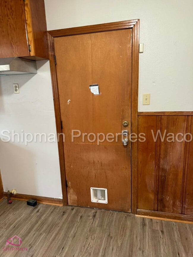 Building Photo - 1106 N 60th St