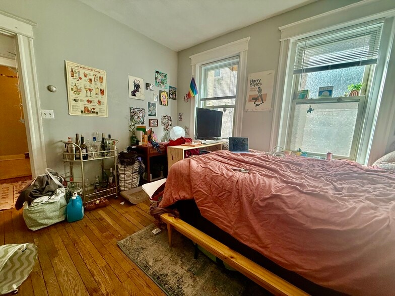 Building Photo - 1665 Commonwealth Ave