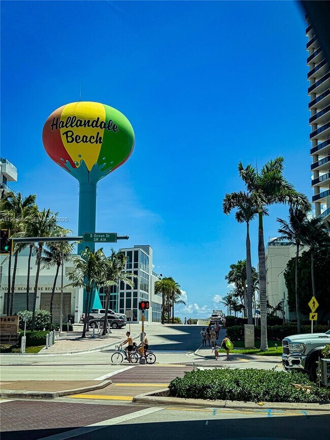 Building Photo - 3140 S Ocean Dr