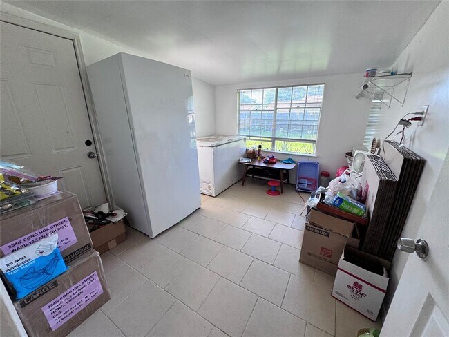Building Photo - 12022 Moonmist Dr