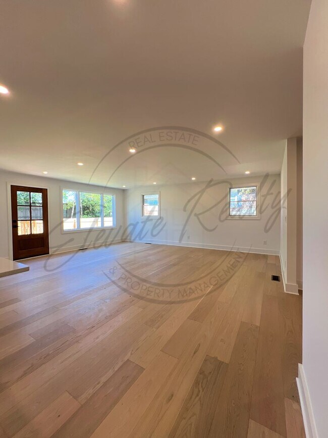 Building Photo - Modern Elegance in the Heart of Nashville ...