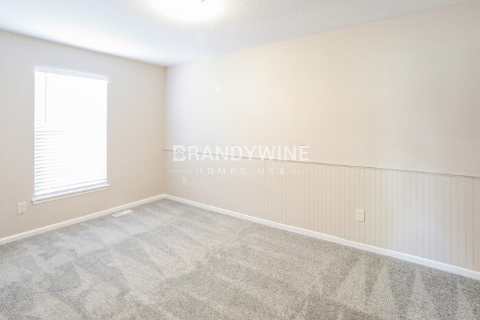 Building Photo - 18709 E 10th Terrace Ct N