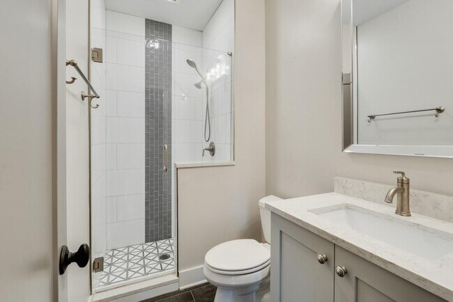 Building Photo - 240 Renaissance Pkwy NE