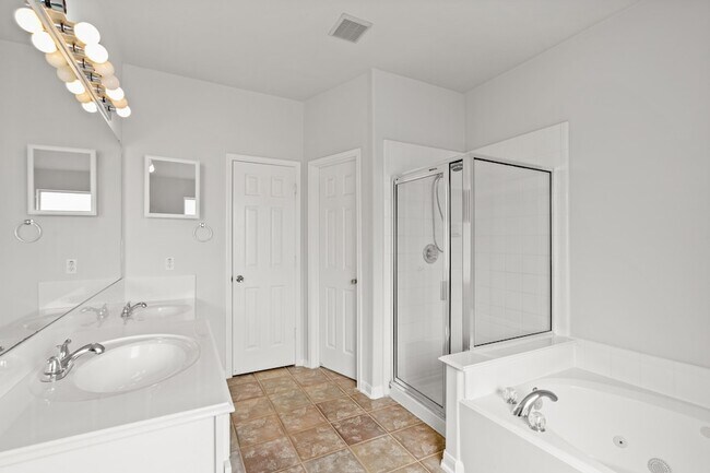 Building Photo - 4030 Chestnut Bend
