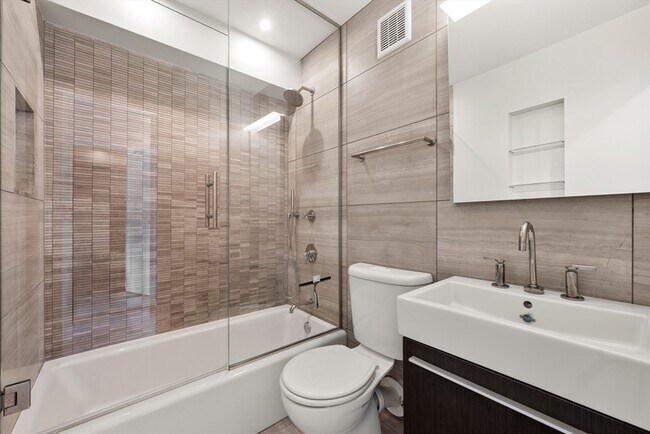 Building Photo - 280 Harvard St