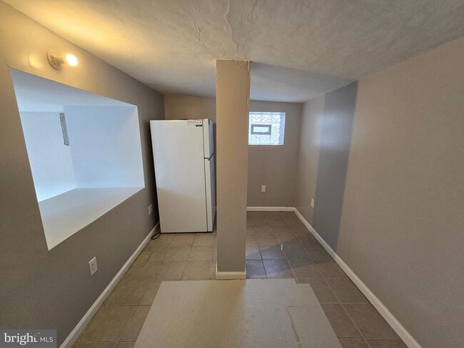 Building Photo - 5901 Colgate St