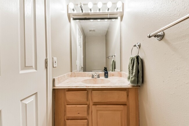 Building Photo - 11525 Burdine St