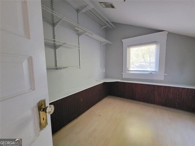 Building Photo - 976 Delaware Ave SE