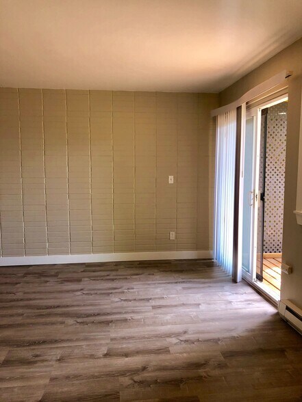 Building Photo - 11758 Greenwood Ave N