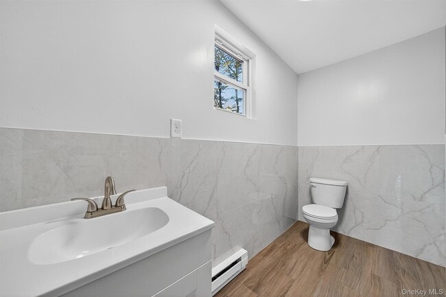 Building Photo - 12 N Church St