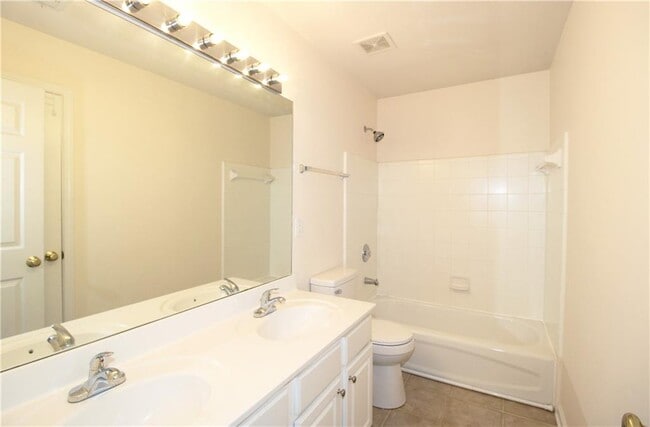 Building Photo - 8155 Cavendish Pl