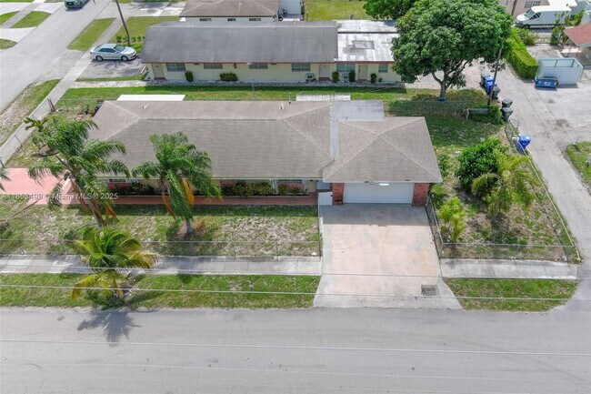 Building Photo - 1504 N 24th Ave