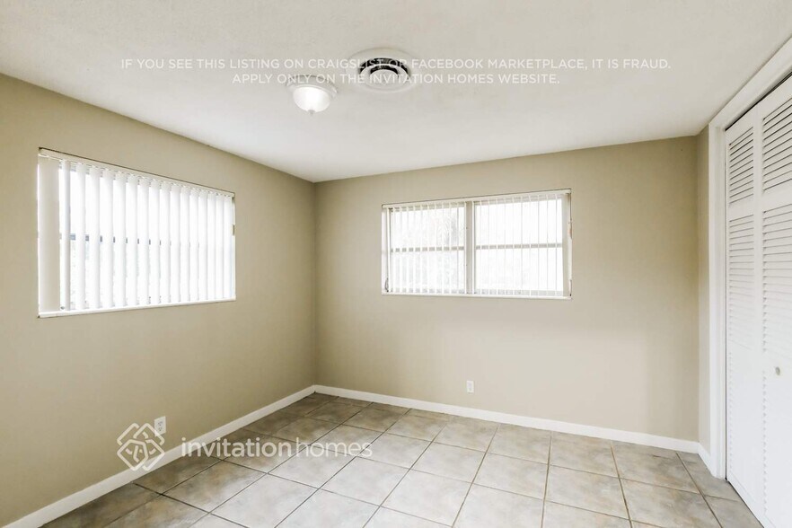 Building Photo - 1501 N 46th Ave