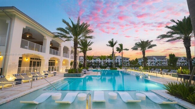 Building Photo - 1717 12th Ave S