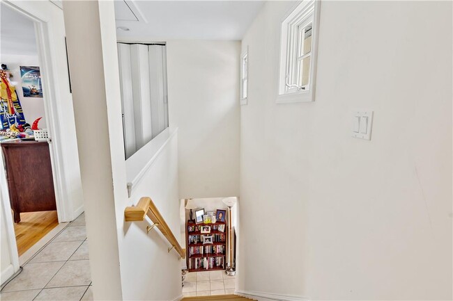 Building Photo - 31 Stewart Pl