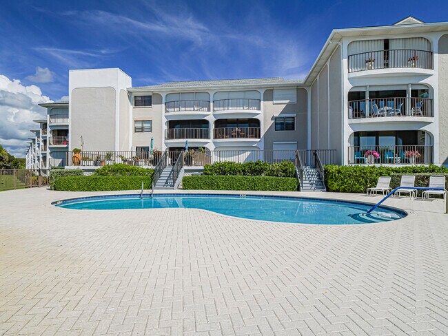 Building Photo - 5300 Jimmy Buffett Mem Hwy