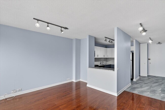 Building Photo - 405 N Wabash Ave