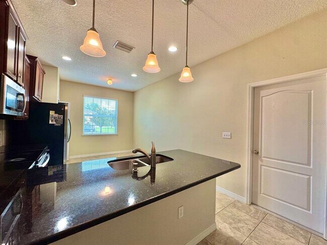 Building Photo - 13943 River Willow Pl
