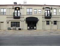 Building Photo - 315 Rollston Ave
