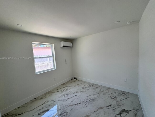 Building Photo - 11000 SW 47th Terrace