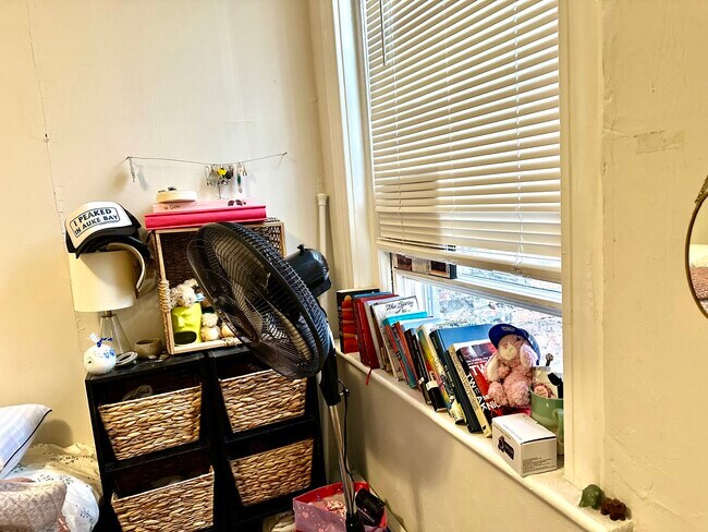 Building Photo - 152 Salem St