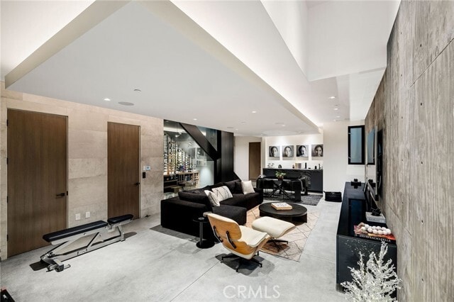 Building Photo - 121 25th St