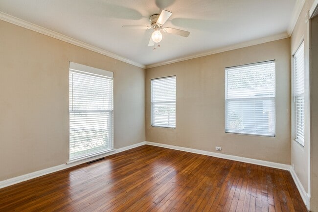 Building Photo - 2-BEDROOM TERRELL HEIGHTS COTTAGE