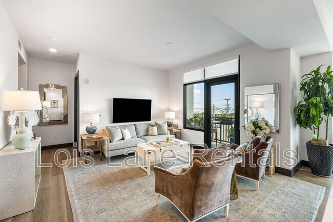 Building Photo - 5 Gadsdenboro St