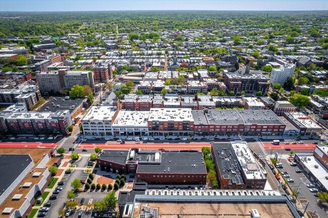 Building Photo - 1333 W Broad St