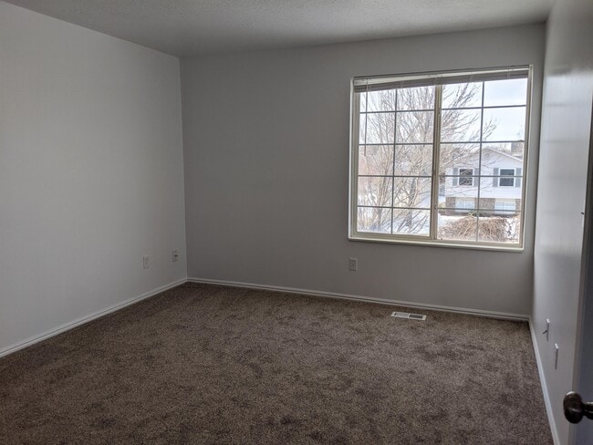Building Photo - 435 N Kersh Dr W