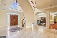 Building Photo - 9939 Bentcross Dr