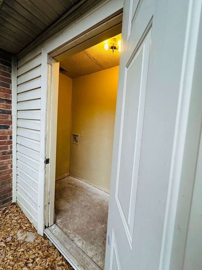 Building Photo - 1227/1229 S 17th St.