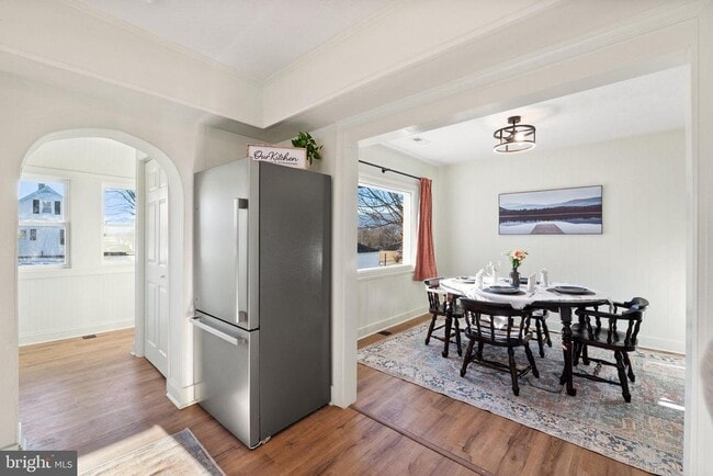 Building Photo - 701 S 2nd St