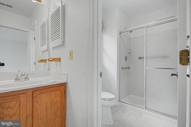 Building Photo - 795 Eastern Point Rd