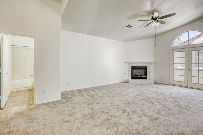 Building Photo - 2 bedroom condo with RARE attached 2 car g...